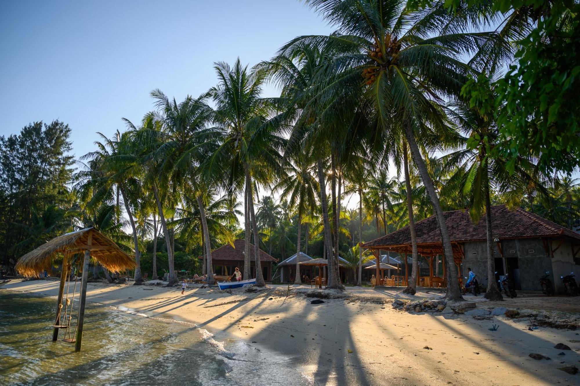 Eco Casa Hotel Ilhas Karimunjava Exterior foto