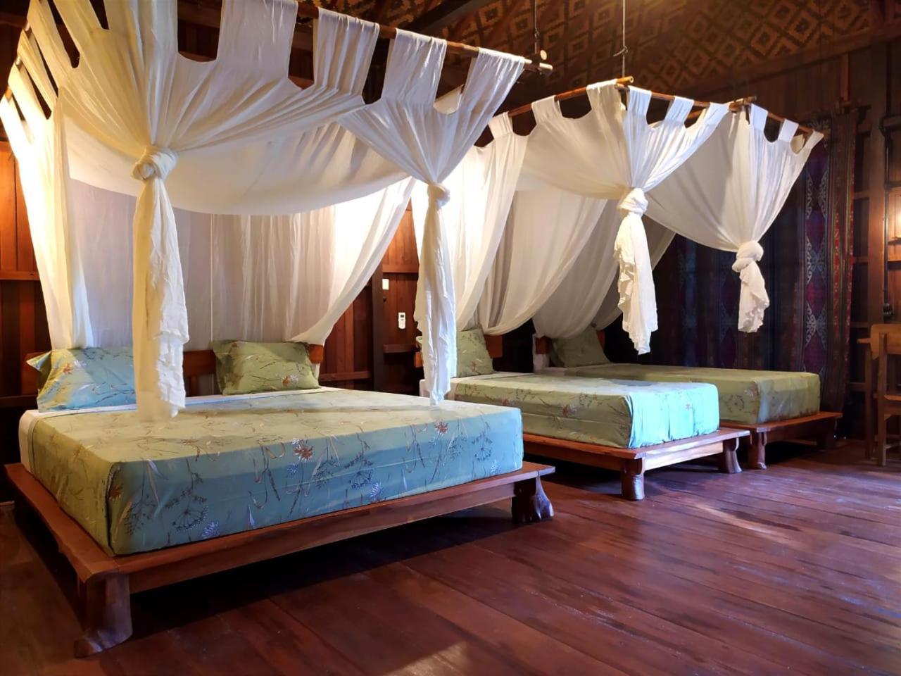 Eco Casa Hotel Ilhas Karimunjava Exterior foto
