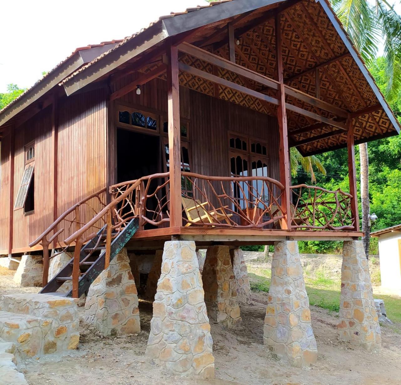 Eco Casa Hotel Ilhas Karimunjava Exterior foto