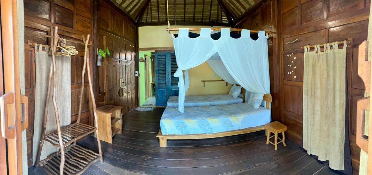 Eco Casa Hotel Ilhas Karimunjava Exterior foto
