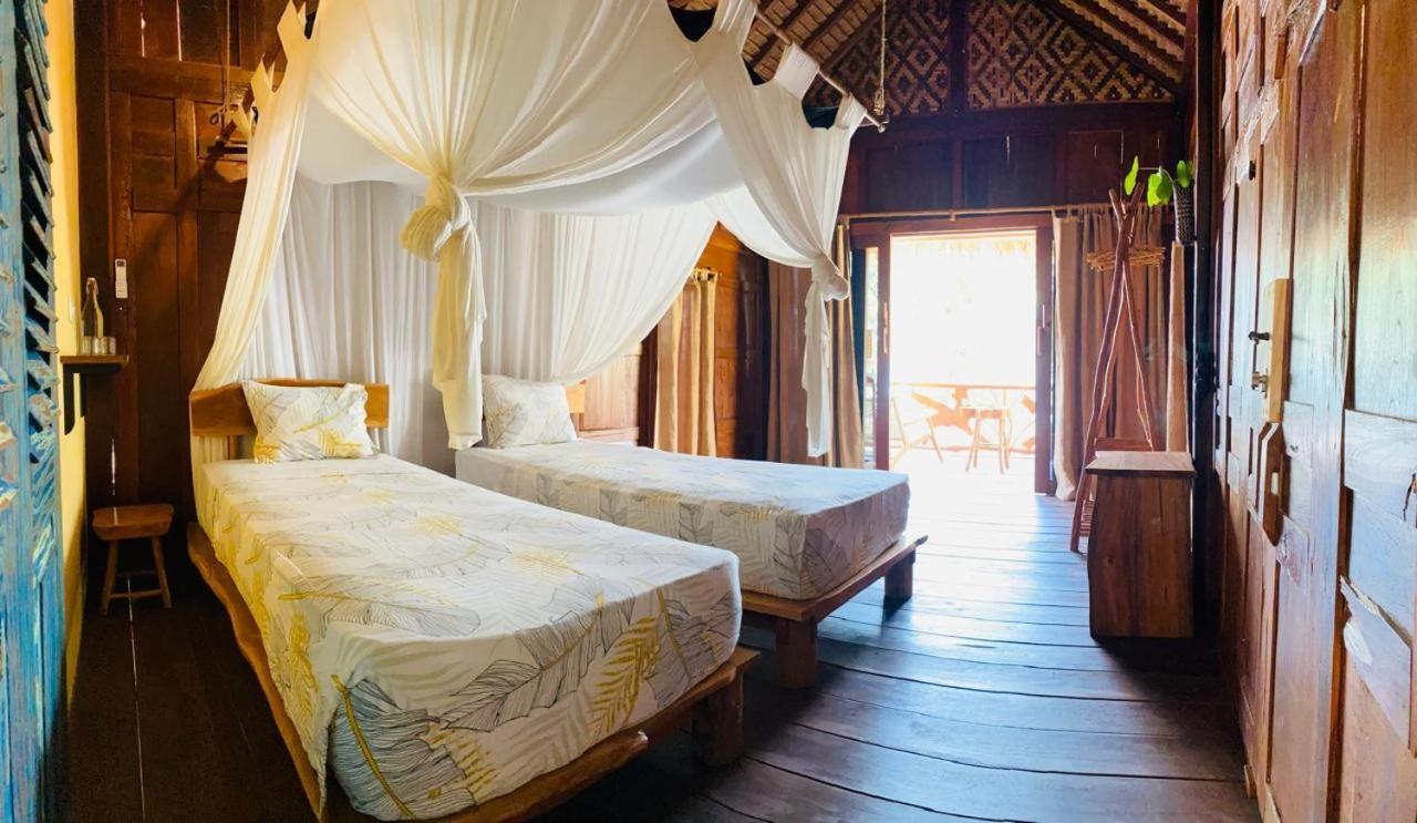 Eco Casa Hotel Ilhas Karimunjava Exterior foto