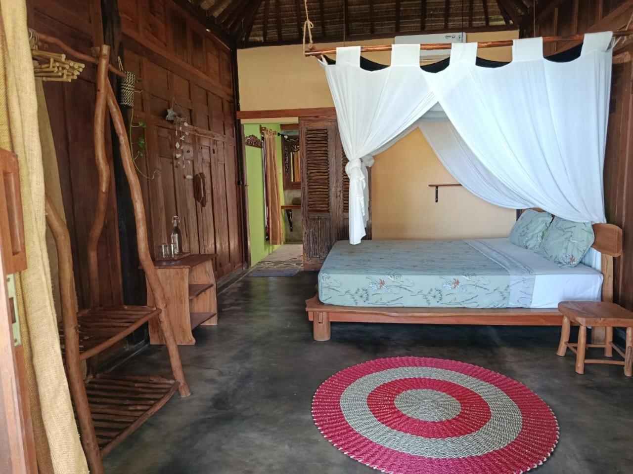 Eco Casa Hotel Ilhas Karimunjava Exterior foto
