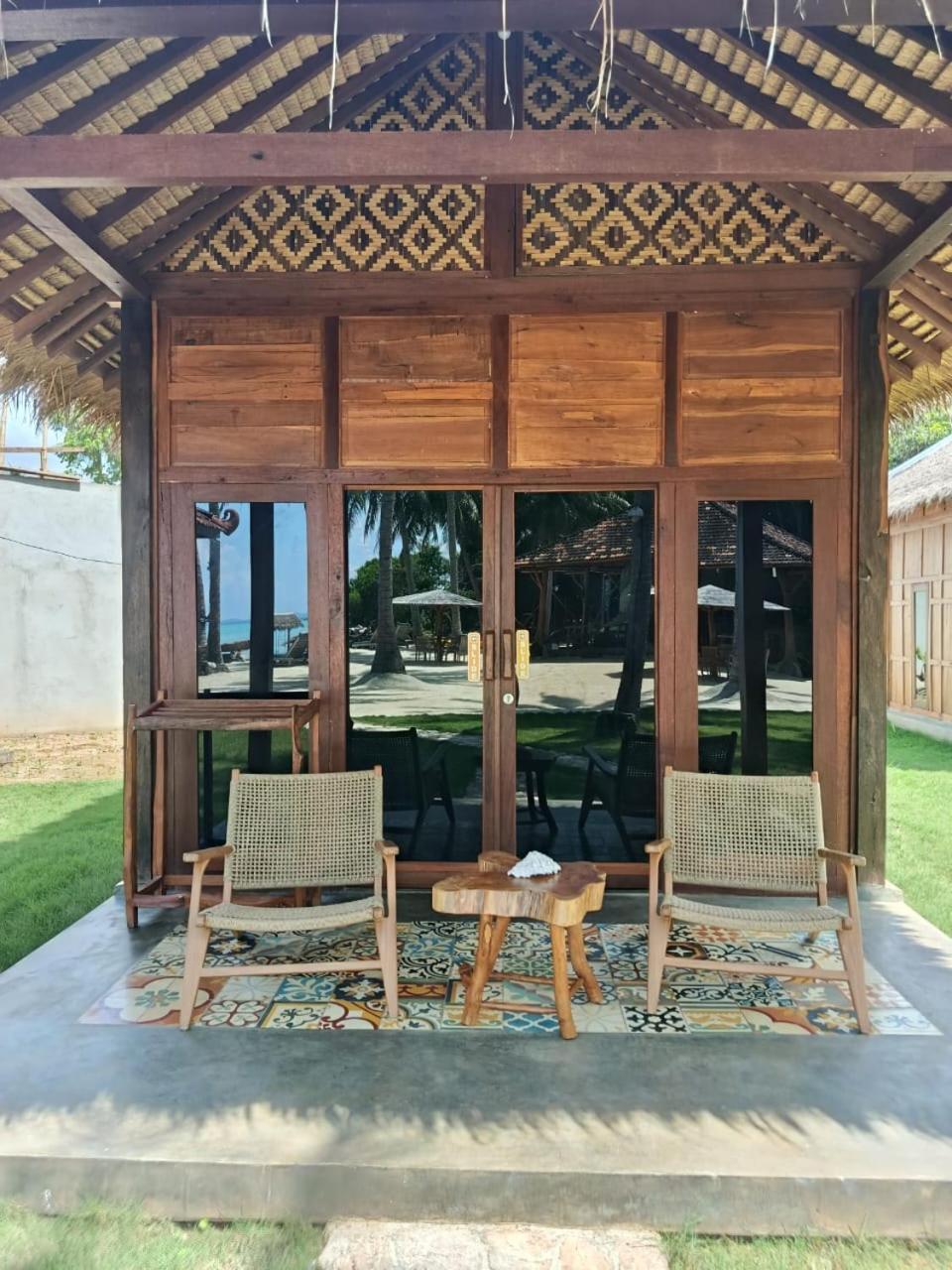 Eco Casa Hotel Ilhas Karimunjava Exterior foto
